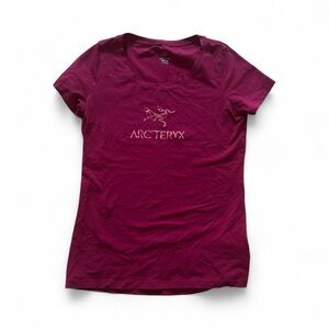 Arc'teryx Women's raspberry t-shirt S
